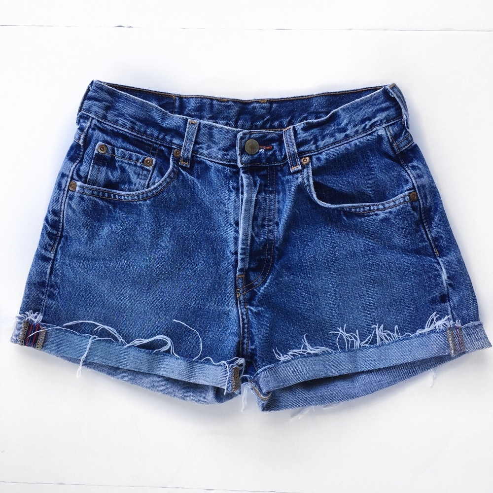 SOLD ON VINTED // Vintage high waisted shorts